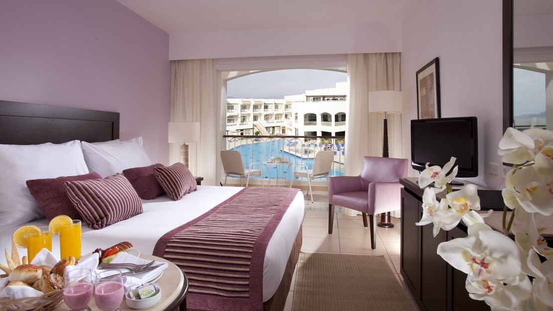 Superior Queen Bed Pool View Room